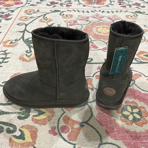 NEW EMU Australia boots (8inch tall) rubber sole - Picture 1 of 11